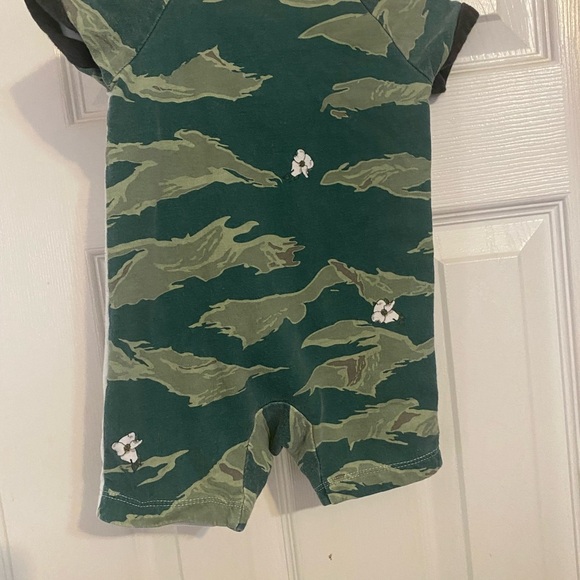 Jordan Baby Boy City of Flight Charlotte Romper - Picture 5 of 8